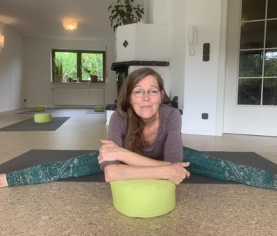Pamela - Yogalehrerin